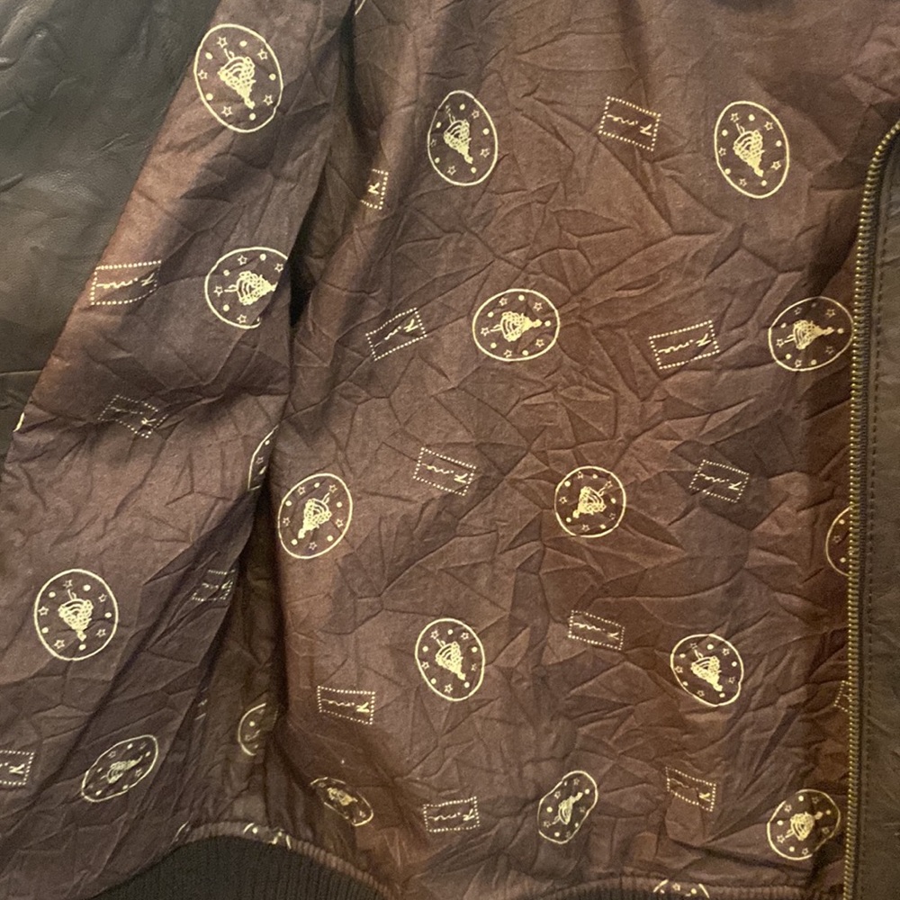 Leather jacket - Picture 4 of 8